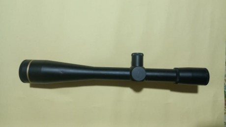 Se vende visor leupold con reticula crosshair y pesa 542 gr, tiene un pequeño arañazo en un lateral de 10