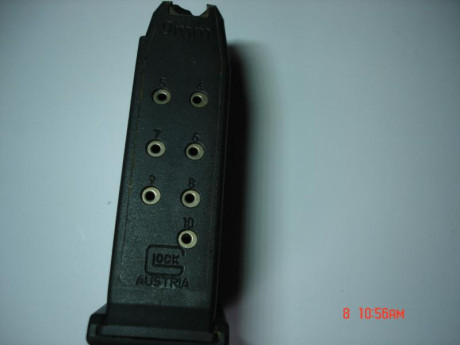 2 caradores para glock y 1 portarargador de 1.
1 cargador de 15 de capacidad.
1 cargador de 10 de capacidad
todo 01