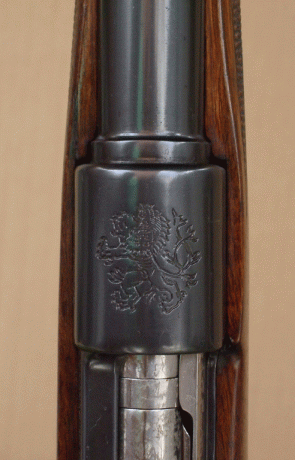 Hola a todos, para los expertos en armas de guerra, en este caso se trata de un Vz24 custom Cal 7,92x57 02