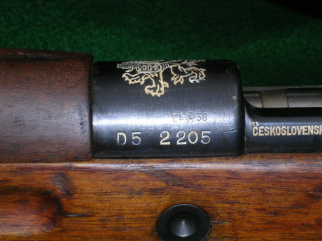 Hola a todos, para los expertos en armas de guerra, en este caso se trata de un Vz24 custom Cal 7,92x57 30
