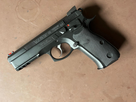 Cz SHADOW1 
Vendo. Muy poco uso.
750 euros . (Más gastos de envío si es fuera de Coruña). 02