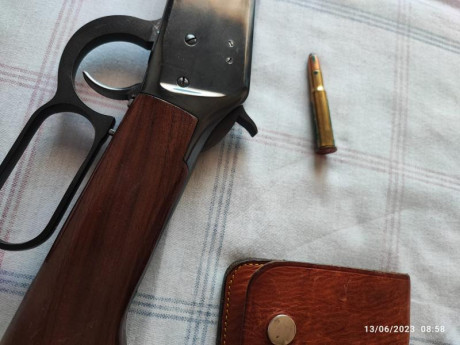 Mi amigo José Manuel (Tf. 665652190) vende (por dejar el tiro por jubilación) 
 Rifle  Winchester 30/30 00