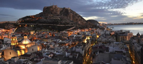 Hola. Me llamo Iván (chipe2004). Soy de cerca de Alicante y acabo de empezar en el mundo de las armas, 20