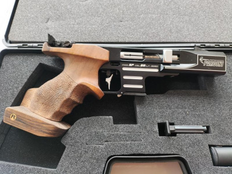 Vendo Pardini Rapid Fire 22LR con cacha Rink tallas L a XL está impecable, se adjunta un punto de mira 02