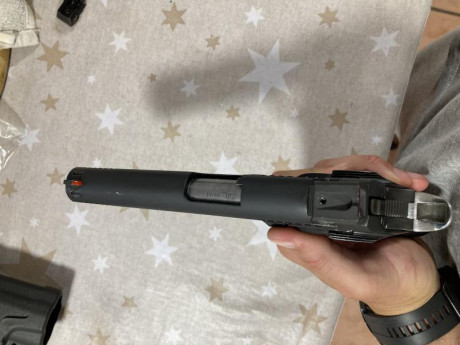 Se vende armscor 1911 y kit del 22 precio 700 también se podría cambiar por pistola glock 17 hk usp o 01