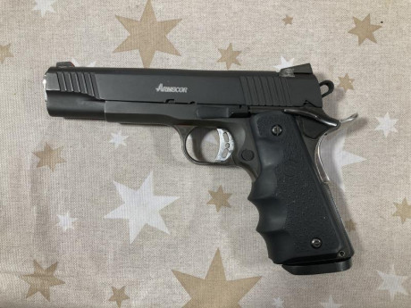 Se vende armscor 1911 y kit del 22 precio 700 también se podría cambiar por pistola glock 17 hk usp o 00