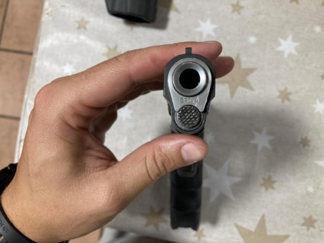 Se vende armscor 1911 y kit del 22 precio 700 también se podría cambiar por pistola glock 17 hk usp o 12