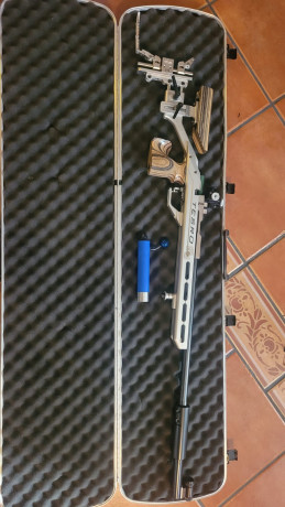 Ofrezco esta carabina Anschutz modelo 2013 de cañón corto y culata de aluminio de Tesro. Incluye elementos 00