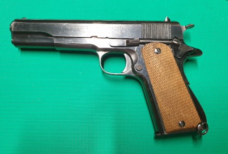 Se vende pistola de la marca Llama modelo Extra.
Calibre nueve largo.
Copia española del Colt modelo 1911 82