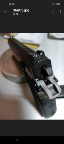 Hola. Vendo esta pistola impecable dos cargadores de 13 disparos armazón de aleación . mide lo mismo que 21