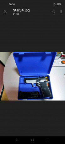 Hola. Vendo esta pistola impecable dos cargadores de 13 disparos armazón de aleación . mide lo mismo que 20