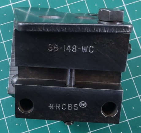 Se venden dies RCBS calibre 32 y turquesa RCBS calibre 38 wc.
Están en La Coruña.
100 euros más portes. 02