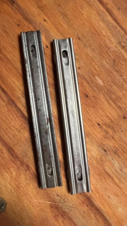 Se venden pareja de clips para Mauser C96 y Astras 900 y similar y bolsa precintada sin abrir de vainas 00