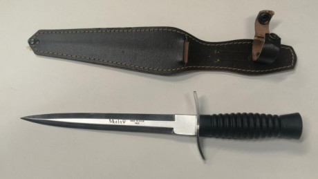 Vendo un antiguo y descatalogado cuchillo de combate de la marca Muela por 30 euros. Se encuentra como 00
