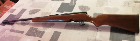 vendo rifle de cerrojo en calibre 222 remington, es un Savage 340C, tiene algunas pequeñas marcas de huso, 01