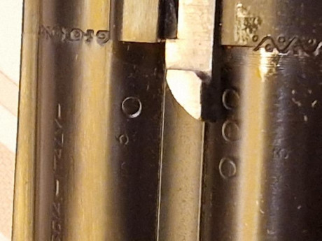 Estupenda escopeta superpuesta, calibre 12/70, choques 1 y 3 estrellas, expulsora, selector de tiro, maderas 20