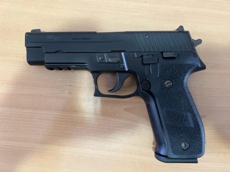Sig Sauer P226r fabricada en alemania. Se vende con cargador original, dos cargadores mec gar de 18 y 01