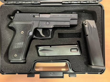 Sig Sauer P226r fabricada en alemania. Se vende con cargador original, dos cargadores mec gar de 18 y 00