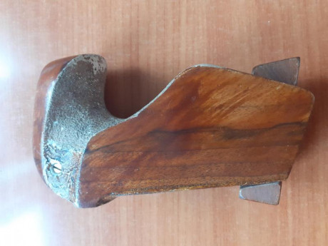 Vendo esta cacha Walther GSP talla M
 50€ 01