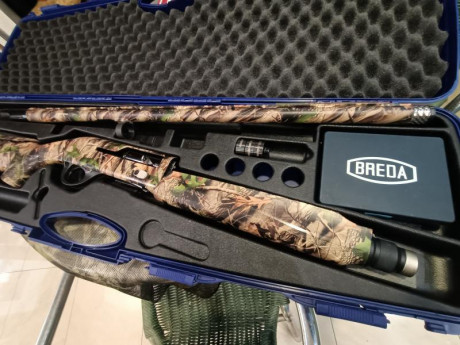 Nueva completamente.Nunca guiada ni extrenada, arma de exposición,se cambia por rifle de mi interés,en 02