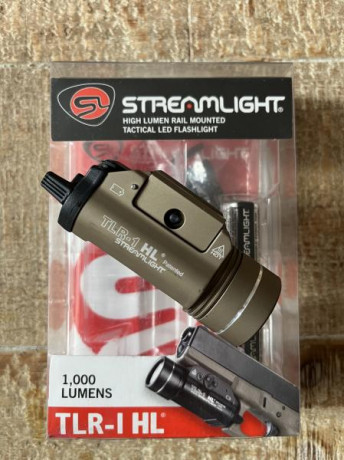 Hola 
Se vende linterna Linterna  STREAMLIGHT TLR-1 HL en perfecto estado 150€
envio incluido cualquier 02