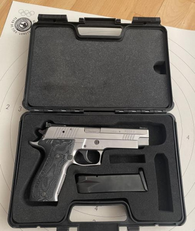 Vendida.

Por hacer sitio para un proyecto nuevo pongo a  la venta está Sig Sauer P226 S Allround X-Line 00