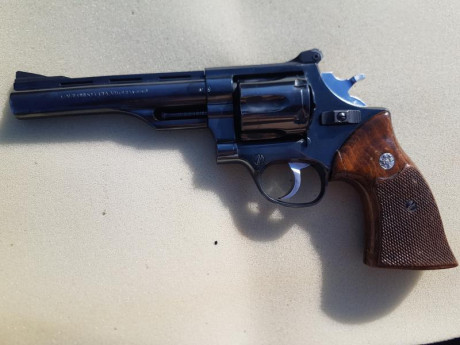 Vendo revolver Llama super comanche III en calibre 357 magnum 6"
Imponente revólver en estado de 00