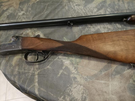 Muy poco uso,perfecto estado,70 de cañón extractora y cuatro chokes en ambos caños.Se cambia por rifle 01