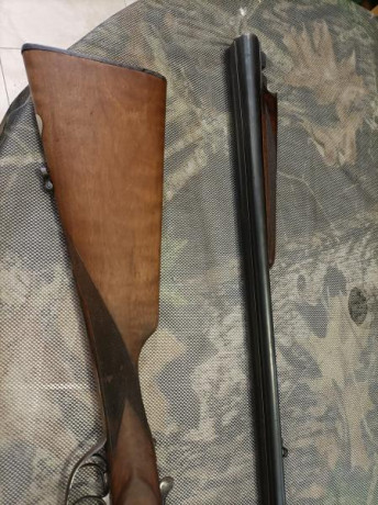 Muy poco uso,perfecto estado,70 de cañón extractora y cuatro chokes en ambos caños.Se cambia por rifle 11