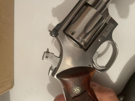 Hola
Pongo a la venta este revólver S&W 686 .357mag
No soy el primer dueño lo tengo unos 10 años no 02