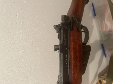 Hola 
Pongo a la venta Lee Enfield 303
En un estado inmejorable 
Precio 500€ 40