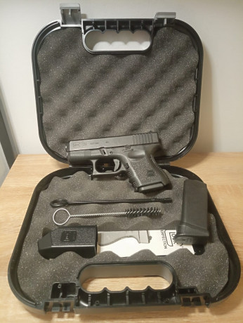 Buenas tardes.
Se vende Glock 27 gen3.
Calibre .40
Retenida de cargador ambidiestra.
Este modelo es de 01