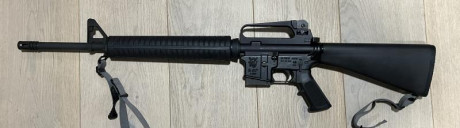 En venta rifle semiautomático AR15 en calibre 222Rem de cañón pesado, de la marca Olympic.
El rifle está 01