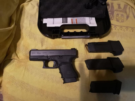 Buenas noches. Glock 30 guiada en F, 4 cargadores, disparador aligerado, miras etc, adjunto fotos cambio 00