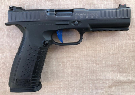 Saludos a todos/as:
Por no darle uso, vendo impecable pistola Arsenal Firearms  modelo Strike One Speed. 00