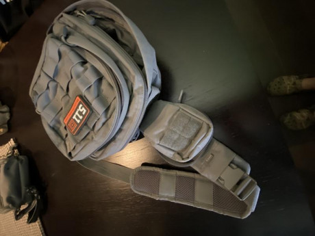 En venta esta bandolera de la marca 5.11 con apenas uso y en perfectas condiciones. Con todos los accesorios 10
