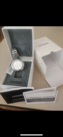 Buenas, vendo este reloj a estrenar de la marca Citizen. Con caja y papeles. El reloj tiene un precio 00