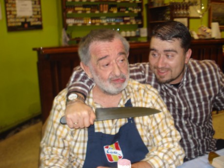 Queridos amigos: ante las expectación :8 causada por el desayuno que me he pegado esta mañana, el cual 130