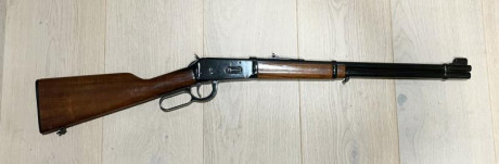 Vendo rifle palanca Winchester modelo 1894 en calibre 30-30. El rifle está como nuevo tanto exteriormente 02