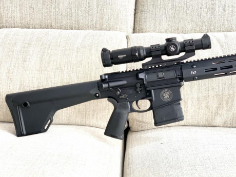 Vendo AR10 Smith&Wesson calibre 6.5 creedmoor con cañón de 20 pulgadas, ambidiestro, A ESTRENAR ni 11