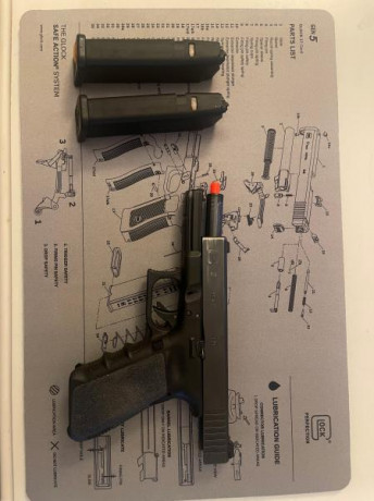 Se vende Glock 17 Gen 3 por fin de actividad. Segundo propietario.
Arma usada en IPSC. El arma funciona 02
