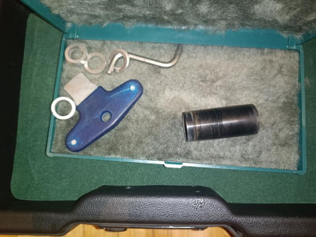 Buenas tardes, vendo en Madrid está Laurona trap. Tiene alza regulable realizada a medida está arma no 00