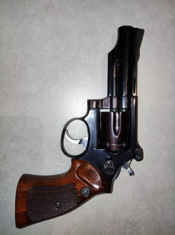 Vendo revolver LLAMA Mod. COMANCHE III en cal. .357 / .38 special , cañón de 4", muy buen estado 02
