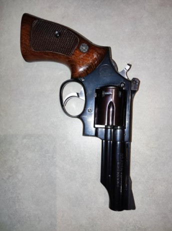 Vendo revolver LLAMA Mod. COMANCHE III en cal. .357 / .38 special , cañón de 4", muy buen estado 01