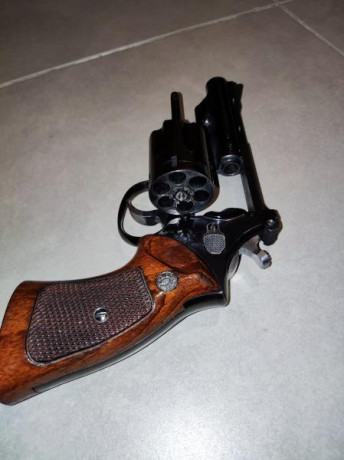 Vendo revolver LLAMA Mod. COMANCHE III en cal. .357 / .38 special , cañón de 4", muy buen estado 00