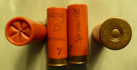 Mejor dicho, unas vainas, marca Pruño.

Quería saber más, porque parecen bastante antiguas, pero no encuentro 30