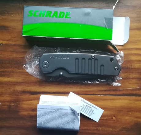 Muy robusta, toda entera de acero. Fuera de producción ya.
Hoja en 9Cr18MoV (inox) de más de 4 mm de grosor 02