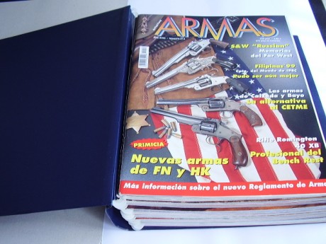Hola a todos
Vendo revistas de la colección ARMAS, del nº 1 al 223 correlativos y encuadernados, en un 02