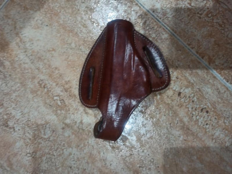 Se vende funda interior para pistola Astra constable 
30€ portes incluidos. 
Saludos 00