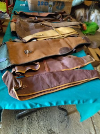 Vendo 9 fundas que tenia por casa, unas estan casi nuevas y otras no muy bien pero todas funcionales

Precio 01